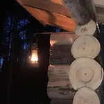 Luxusní stan Lammastilan Laavu - Lean To Inarin Tila