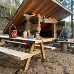Lammastilan Laavu - Lean To Inarin Tila Luxusní stan