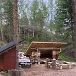 Lammastilan Laavu - Lean To Inarin Tila Luxusní stan