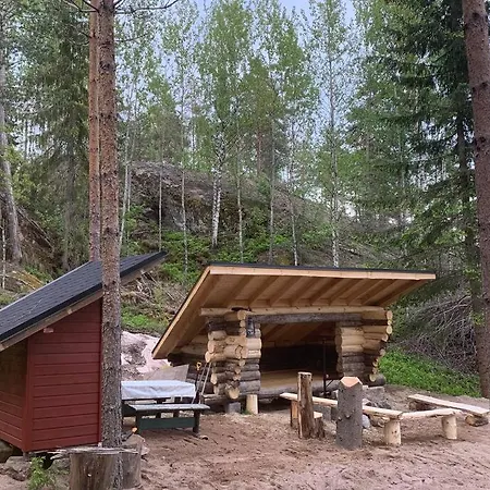 Lammastilan Laavu - Lean To Inarin Tila Glamping